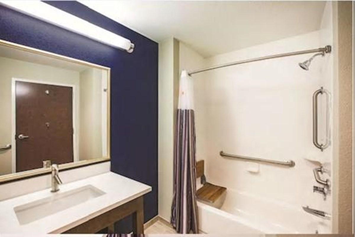 La Quinta By Wyndham Omaha Airport Downtown Hotel Carter Lake Exterior foto
